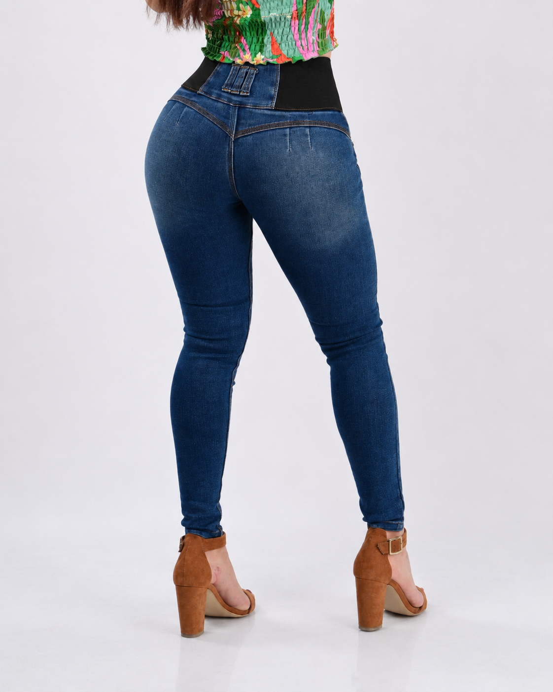 Pantalón de mezclilla Itzi 433