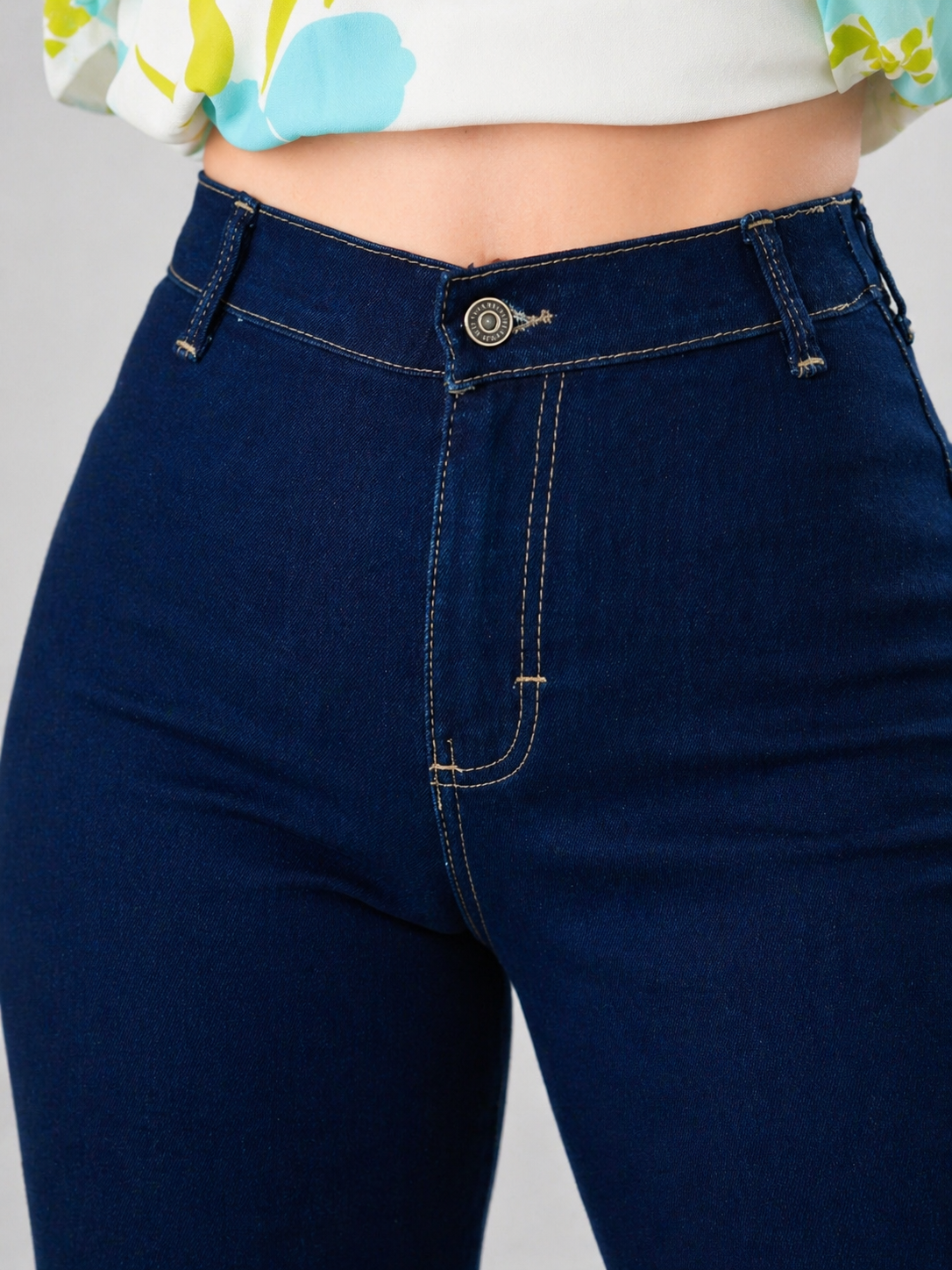PANTALON DE MEZCLILLA ACAMPANADO 574