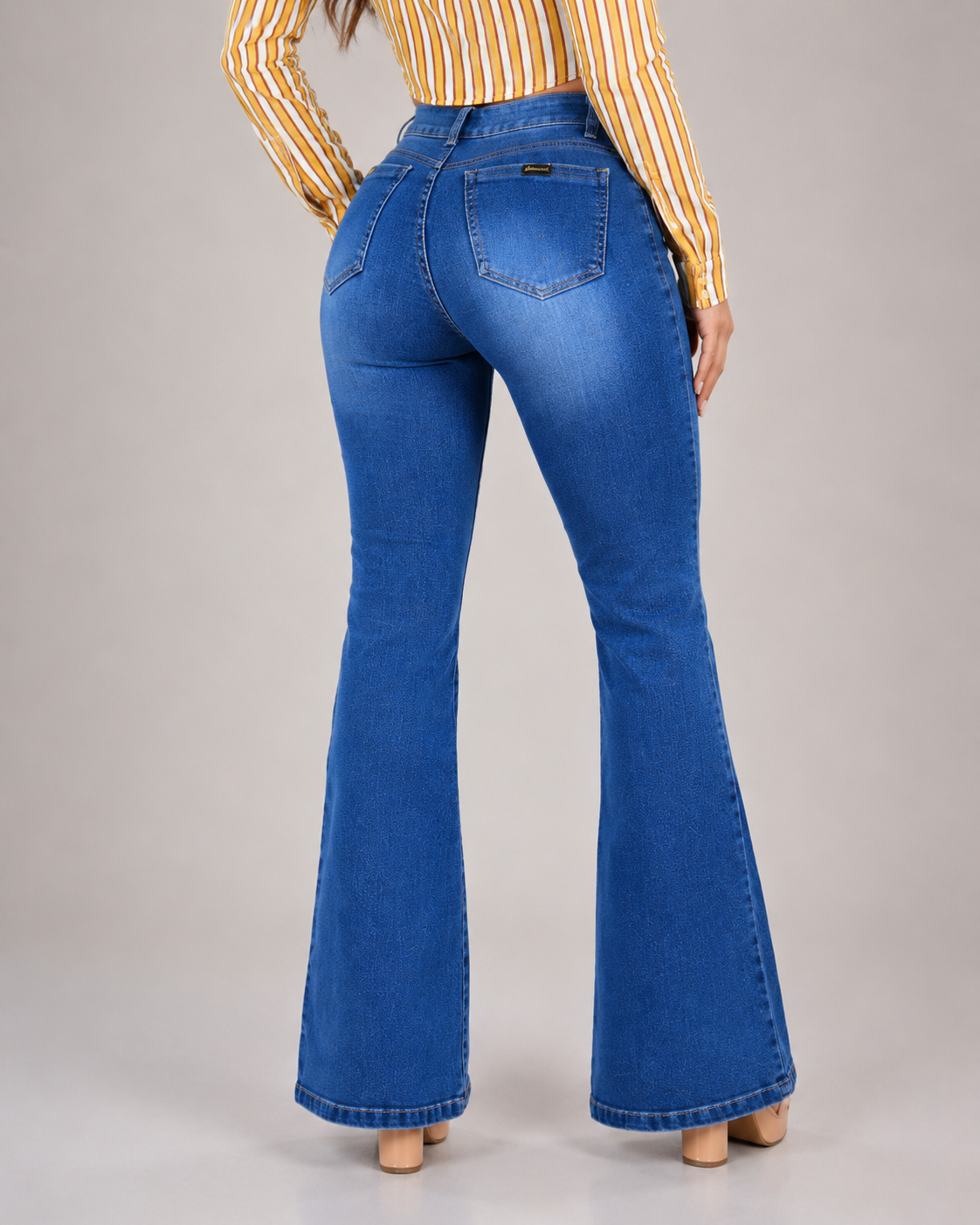 Pantalon De Mezclilla Acampanado 562